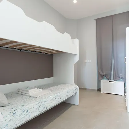 Parcheggio Privato Gratuito A 5 Minuti Dal Mare, Con Giardino Apartament