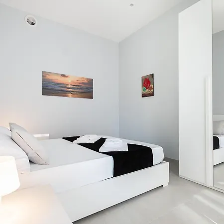 Apartament Parcheggio Privato Gratuito A 5 Minuti Dal Mare, Con Giardino Imperia